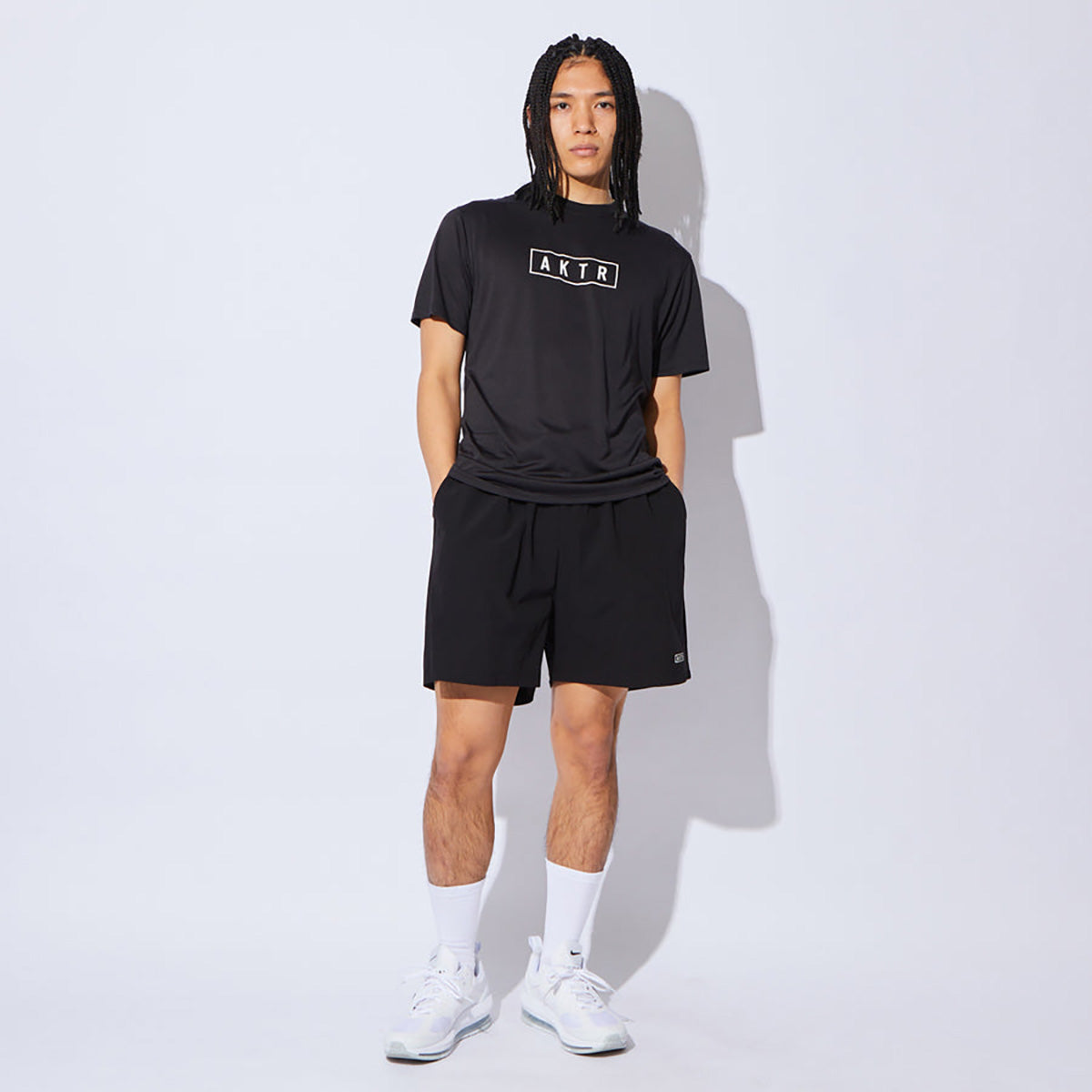 AKTR BASIC AKTR LOGO SPORTS TEE アクター ベーシック アクター ロゴ スポーツ ティー 524-009005【メンズ 半袖Tシャツ ベーシックデザイン ロゴプリント シンプルデザイン スポーツウェア 26FW】