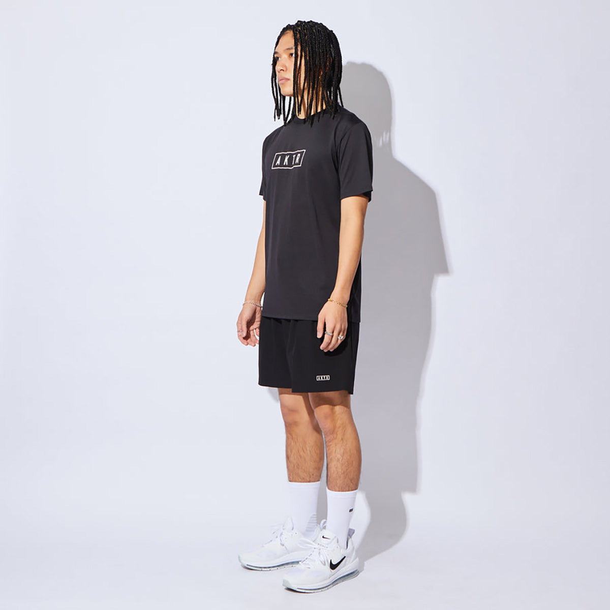 AKTR BASIC AKTR LOGO SPORTS TEE アクター ベーシック アクター ロゴ スポーツ ティー 524-009005【メンズ 半袖Tシャツ ベーシックデザイン ロゴプリント シンプルデザイン スポーツウェア 26FW】