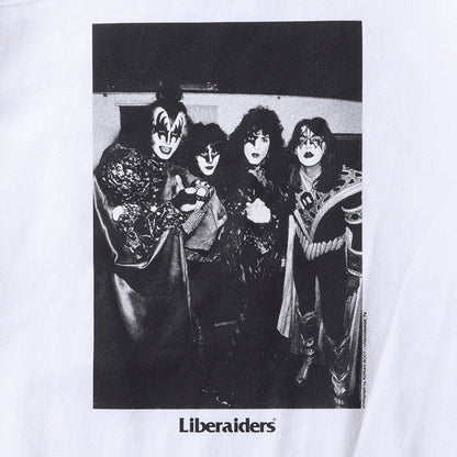 Liberaiders KISS TEE リベレイダース キッス ティー 776022616【メンズ ロックT モノクロフォト バックプリント パンク ストリートファッション 26FW】