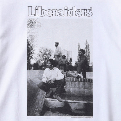 Liberaiders BAD BRAINS TEE リベレイダース バッド・ブレインズ・ティー 776032616【メンズ ロックT モノクロフォト バックプリント パンク ストリートファッション 26FW】