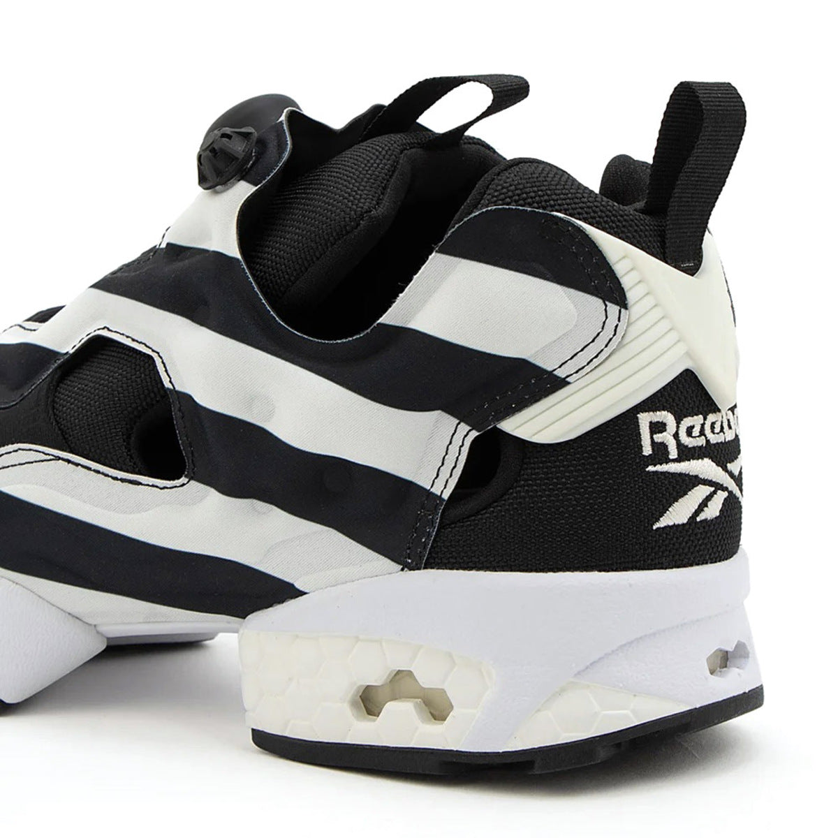 Reebok INSTAPUMP FURY 94 リーボック インスタ ポンプフューリー 94 100288625【メンズ 軽量 ナイロン アッパー グラフィックライン スニーカー スポーツ ストリー 26FW】