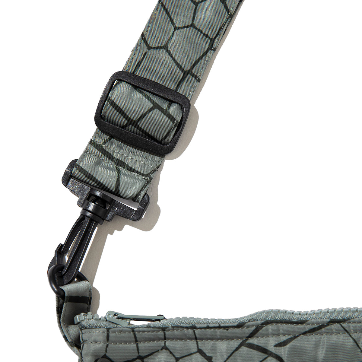 VERY SPECIAL GASIUS VSPESH 2.0 BAG ベリースペシャル ガシアス ブイスペッシュ 2.0 バッグ VS26SS021【メンズ ミニショルダーバッグ ショルダーバッグ クロスボディバッグ アートデザイン 26FW】