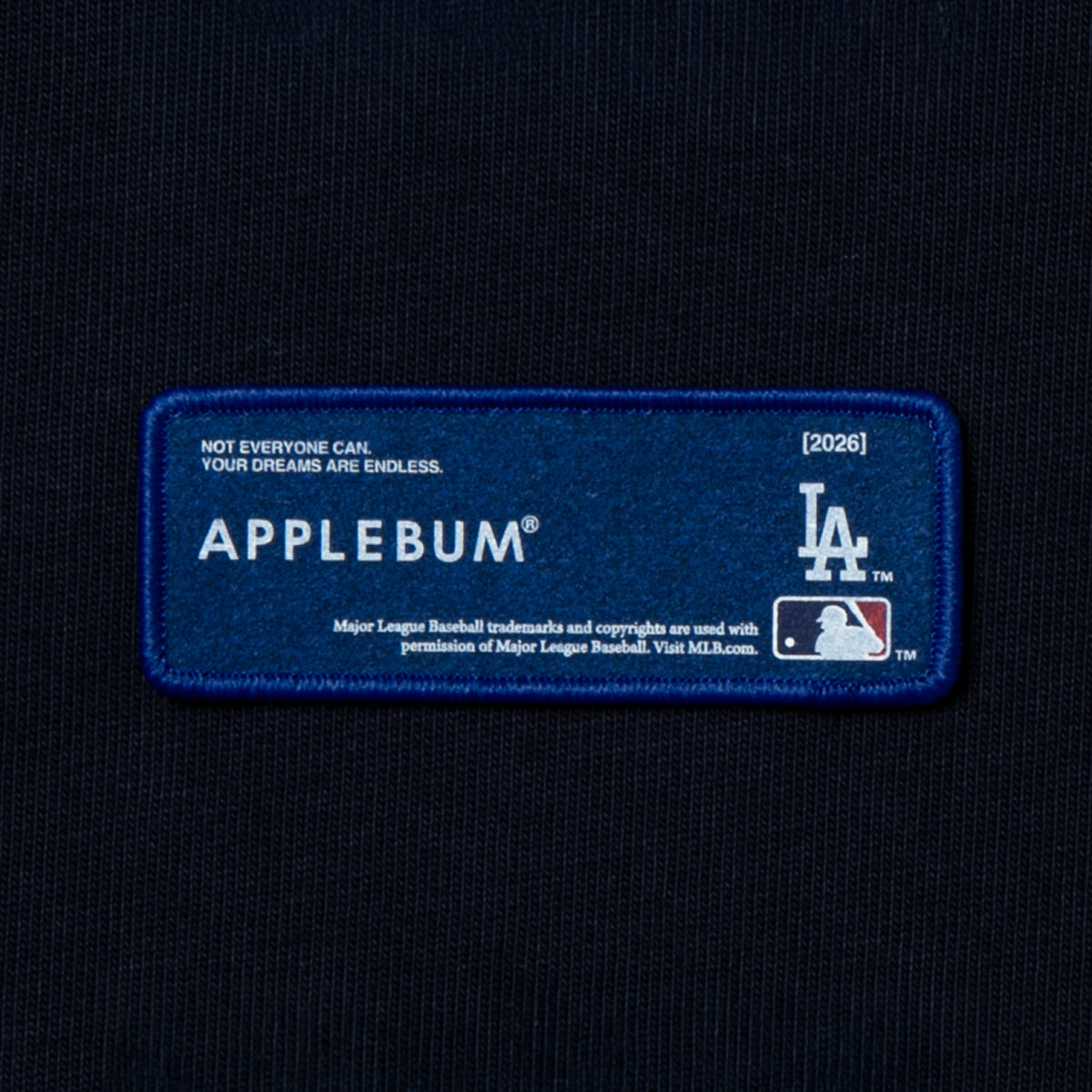 APPLEBUM “LA Dodgers” Leaf Logo T-shirt アップルバム ロサンゼルス・ドジャース リーフロゴ Tシャツ ML2621101L【メンズ 半袖Tシャツ グラフィックTシャツ プリントTシャツ カットソー クルーネック 26FW】