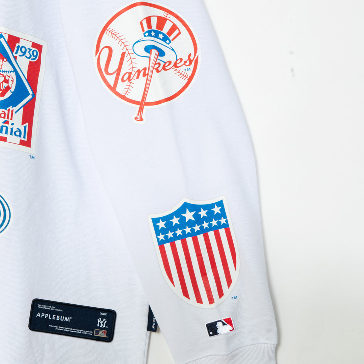 APPLEBUM "New York Yankees" Wappen L/S T-shirt アップルバム ニューヨーク・ヤンキース ワッペン ロングスリーブTシャツ ML2621105Y【メンズ ロングスリーブTシャツ 長袖Tシャツ ロンT グラフィックTシャツ プリントTシャツ 26FW】