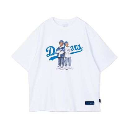 APPLEBUM “DODGERS BOYZ” T-shirt アップルバム ドジャース ボーイズ Tシャツ ML2621108L【メンズ 半袖Tシャツ グラフィックTシャツ プリントTシャツ カットソー クルーネック 26FW】