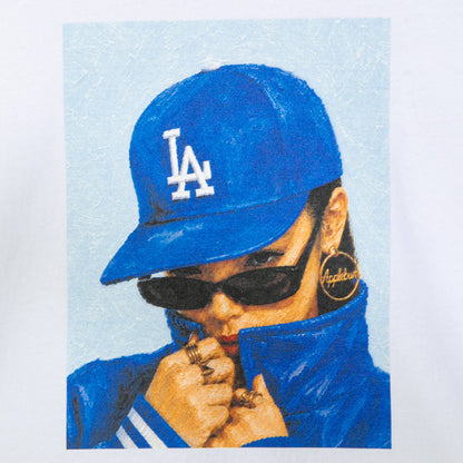 APPLEBUM “DODGERS GIRL” T-shirt アップルバム ドジャース ガール Tシャツ ML2621109L【メンズ 半袖Tシャツ グラフィックTシャツ プリントTシャツ カットソー クルーネック 26FW】