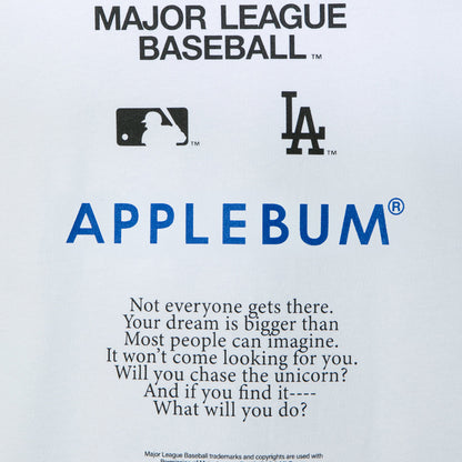 APPLEBUM “DODGERS GIRL” T-shirt アップルバム ドジャース ガール Tシャツ ML2621109L【メンズ 半袖Tシャツ グラフィックTシャツ プリントTシャツ カットソー クルーネック 26FW】