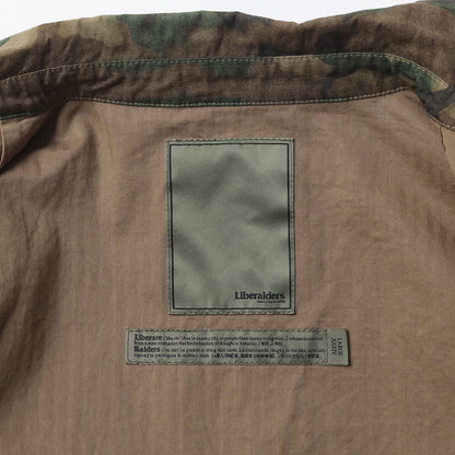 Liberaiders HANDWRITING CAMO COACH JACKET リベレイダース ハンドライティング カモ コーチ ジャケット 730142603【メンズ コーチジャケット 迷彩柄 グラフィック ヴィンテージ風 26FW】