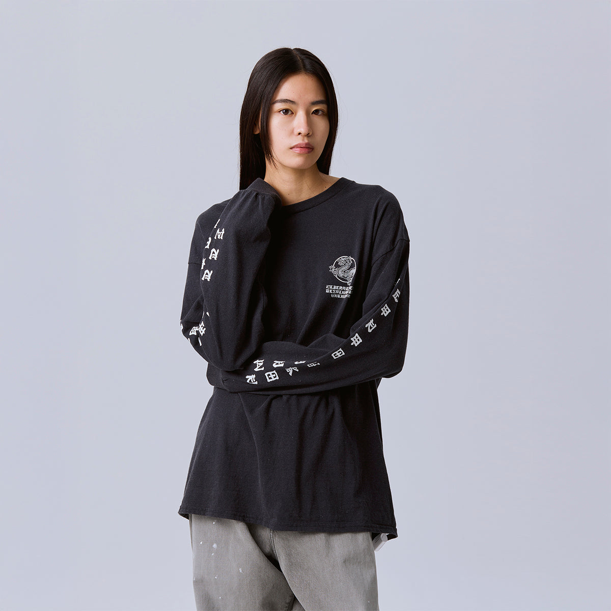 Liberaiders DRAGON L/S TEE リベレイダース ドラゴン ロングスリーブTシャツ 735042603【メンズ 長袖Tシャツ ロンT  天竺生地 グラフィック プリントデザイン 26FW】