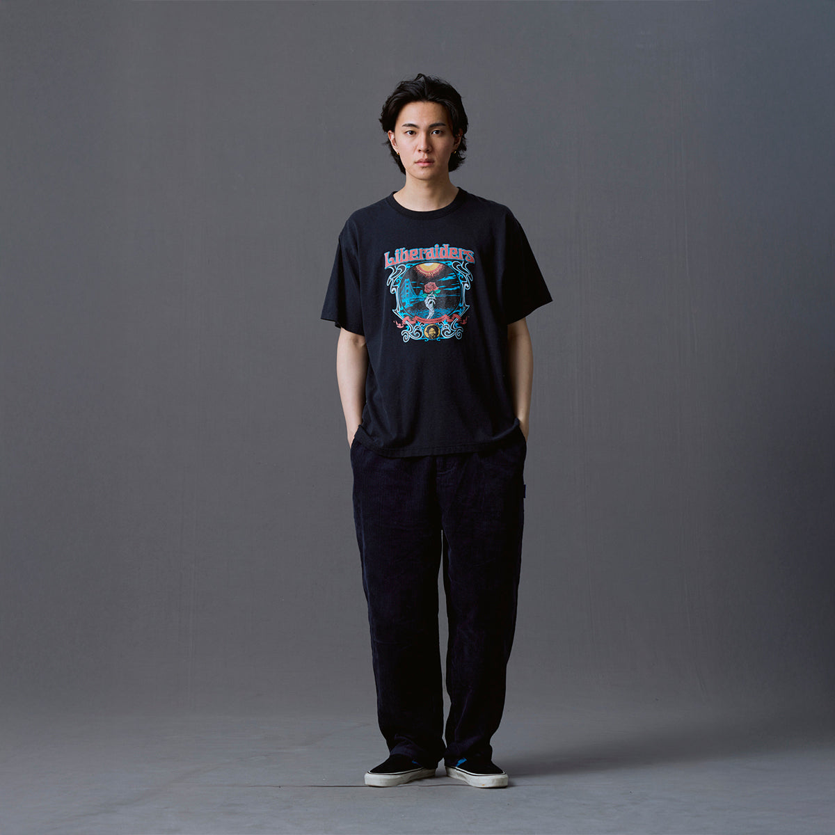 Liberaiders DEAD ROSE TEE リベレイダース デッド ローズ Tシャツ 736012603【メンズ 半袖Tシャツ 天竺 フロスト加工 グラフィック 26FW】