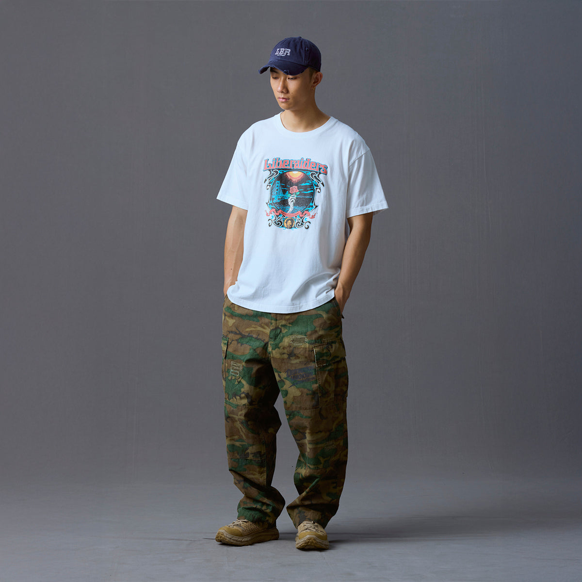 Liberaiders DEAD ROSE TEE リベレイダース デッド ローズ Tシャツ 736012603【メンズ 半袖Tシャツ 天竺 フロスト加工 グラフィック 26FW】