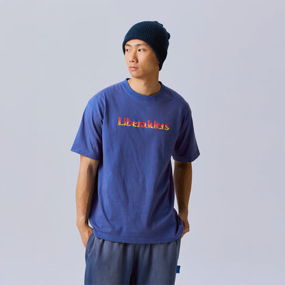 Liberaiders OG LOGO TEE リベレイダース OG ロゴTシャツ 736062603【メンズ 半袖Tシャツ フロスト加工 グラフィック ロゴプリント 26FW】