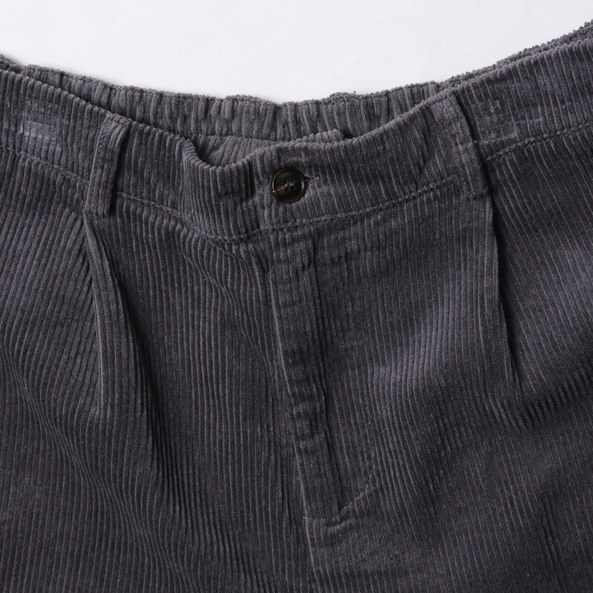 Liberaiders CORDUROY TAPERED SLACKS リベレイダース コーデュロイ テーパード スラックス 737062603【メンズ テーパードパンツ コーデュロイ タック カジュアル デイリーユース 26FW】