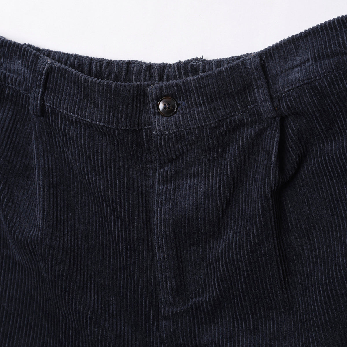 Liberaiders CORDUROY TAPERED SLACKS リベレイダース コーデュロイ テーパード スラックス 737062603【メンズ テーパードパンツ コーデュロイ タック カジュアル デイリーユース 26FW】