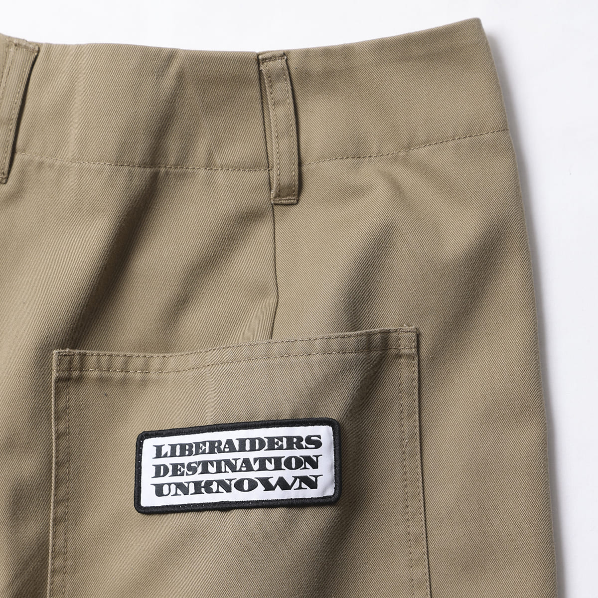 Liberaiders T/C SARROUEL CHINO PANTS リベレイダース T/C サルエル チノパンツ 737092603【メンズ サルエルパンツ ツイル素材 ワッペン カジュアル デイリーユース  26FW】