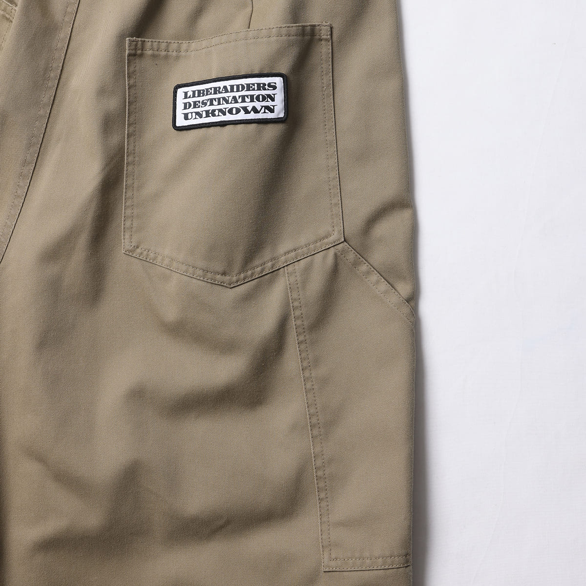 Liberaiders T/C SARROUEL CHINO PANTS リベレイダース T/C サルエル チノパンツ 737092603【メンズ サルエルパンツ ツイル素材 ワッペン カジュアル デイリーユース  26FW】