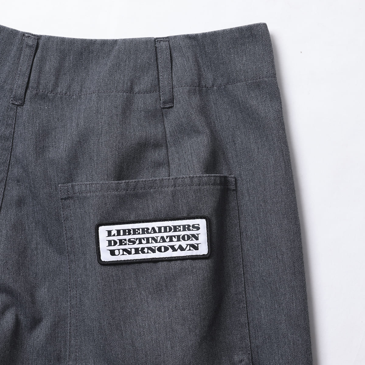 Liberaiders T/C SARROUEL CHINO PANTS リベレイダース T/C サルエル チノパンツ 737092603【メンズ サルエルパンツ ツイル素材 ワッペン カジュアル デイリーユース  26FW】