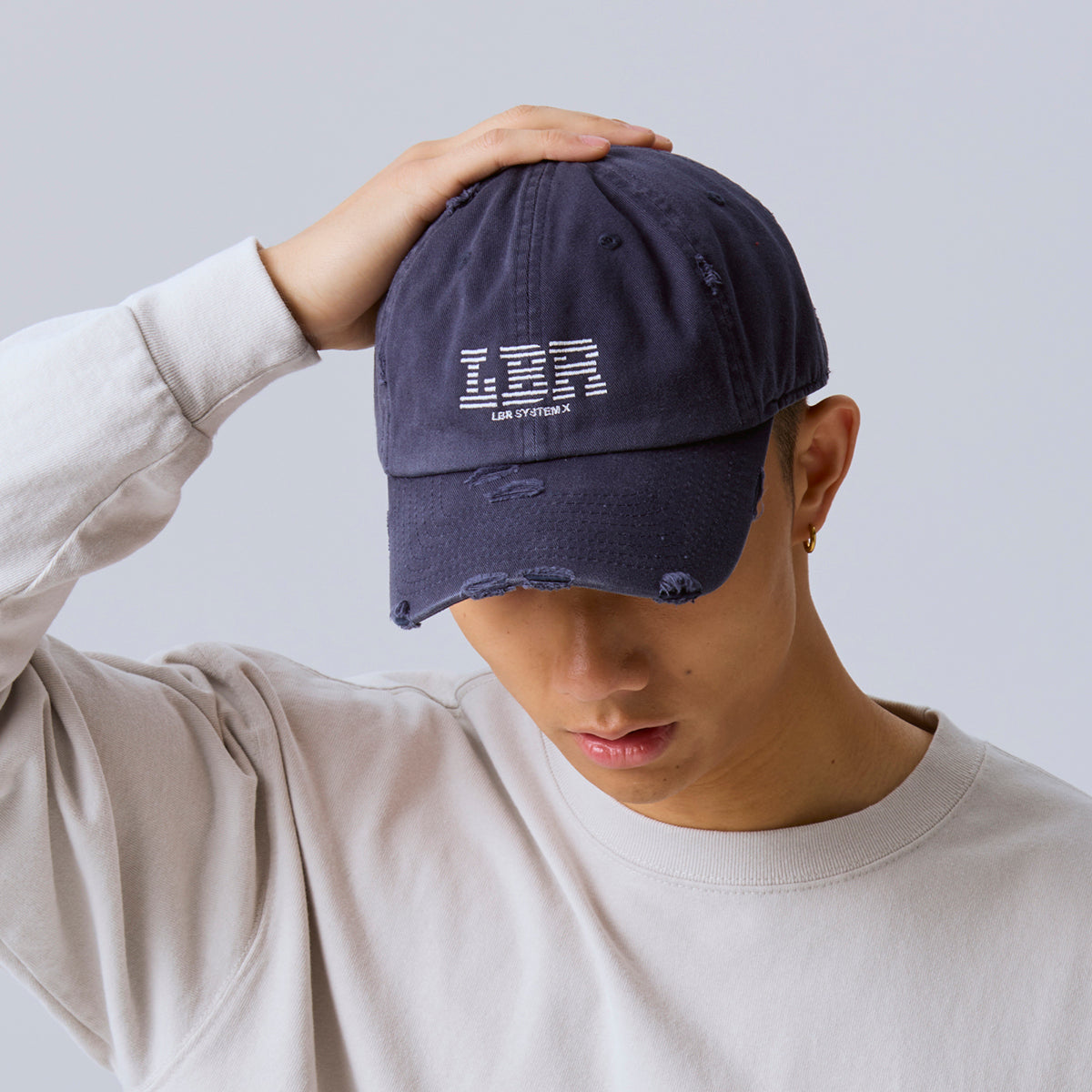 Liberaiders LBR LOGO DAMAGED CAP リベレイダース LBR ロゴ ダメージド キャップ 739022603【メンズ ダメージ加工 6パネルキャップ 刺繍グラフィック ワッペン 26FW】