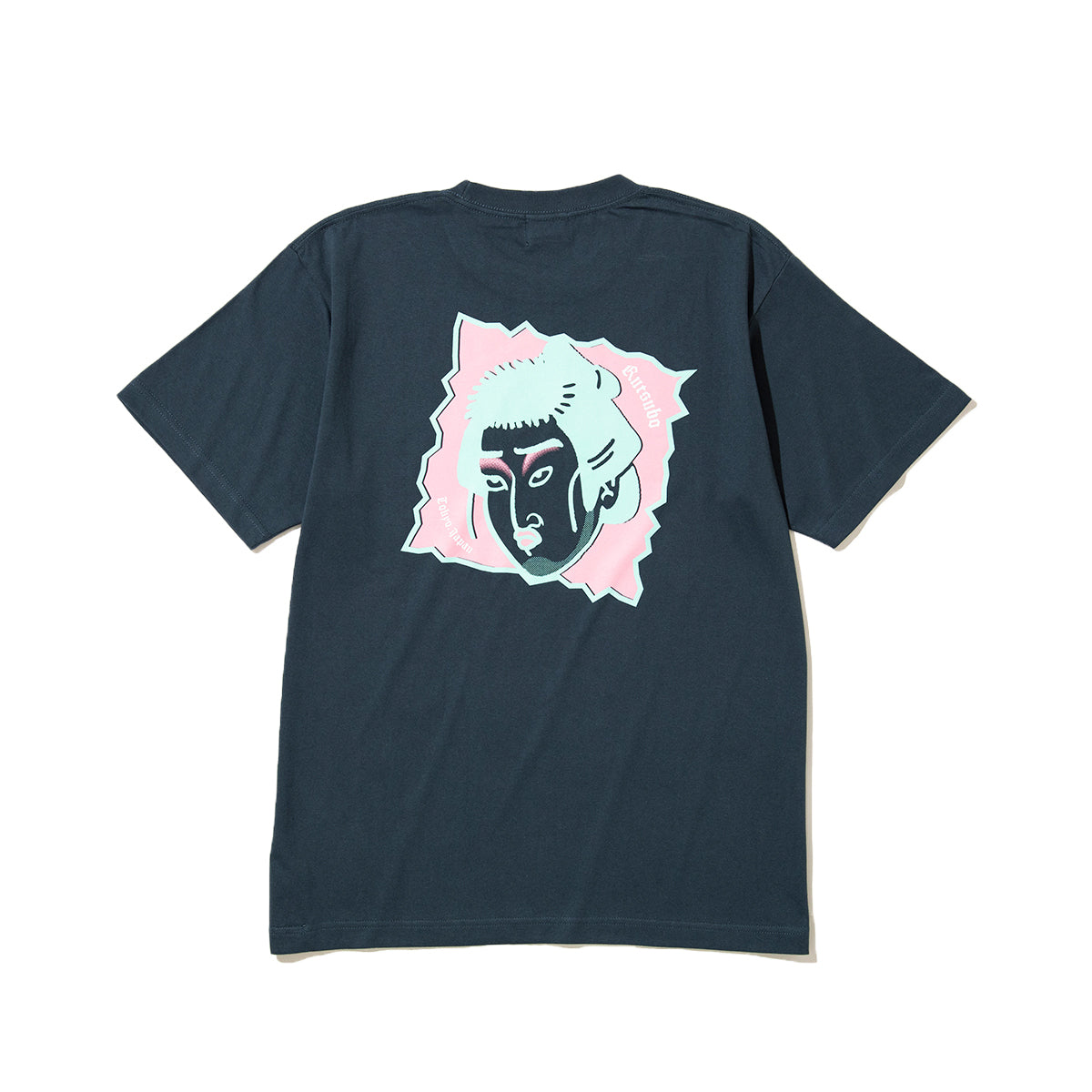 坩堝 BU-TARE TEE (RUTSUBO×YU SUDA） RUTSUBO ブータレ ティー R26FA-SUDA-TS1【メンズ 半袖Tシャツ グラフィックデザイン ポイントロゴ コットンボディ 26FW】