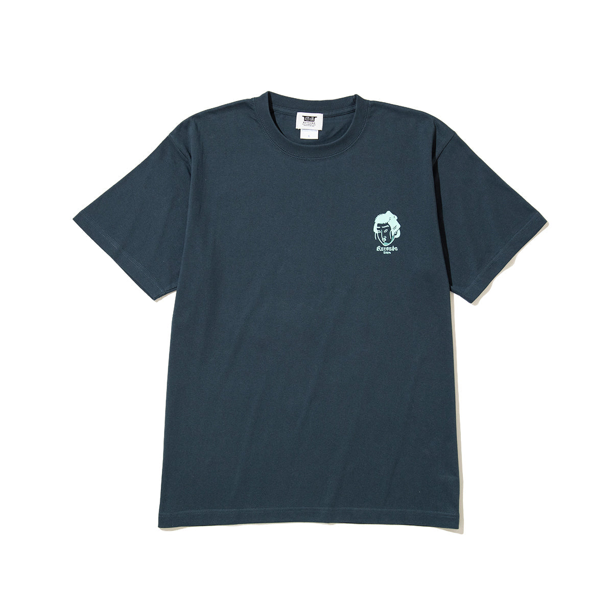坩堝 BU-TARE TEE (RUTSUBO×YU SUDA） RUTSUBO ブータレ ティー R26FA-SUDA-TS1【メンズ 半袖Tシャツ グラフィックデザイン ポイントロゴ コットンボディ 26FW】