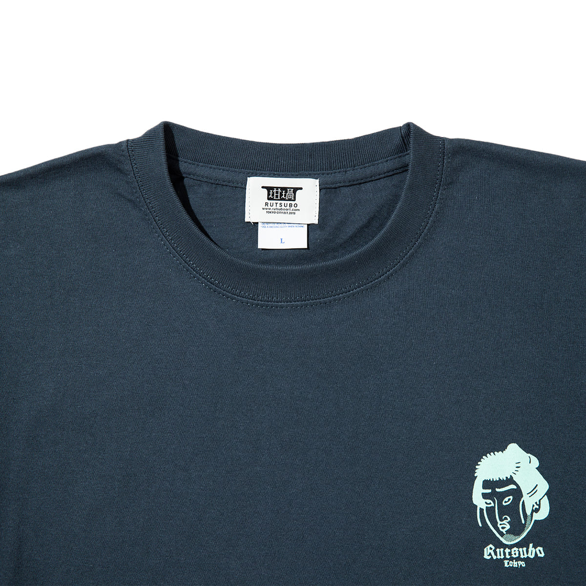 坩堝 BU-TARE TEE (RUTSUBO×YU SUDA） RUTSUBO ブータレ ティー R26FA-SUDA-TS1【メンズ 半袖Tシャツ グラフィックデザイン ポイントロゴ コットンボディ 26FW】