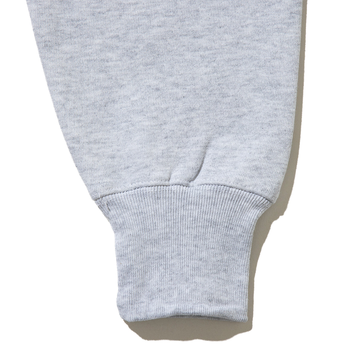 坩堝 KUMADE PULLOVER HOODIE (RUTSUBO×画工遊鷹） RUTSUBO クマデ プルオーバー フーディー R26FA-YUTAKA-PF1【メンズ フード付きパーカー グラフィック ヘビーウェイトスウェット 12oz 26FW】