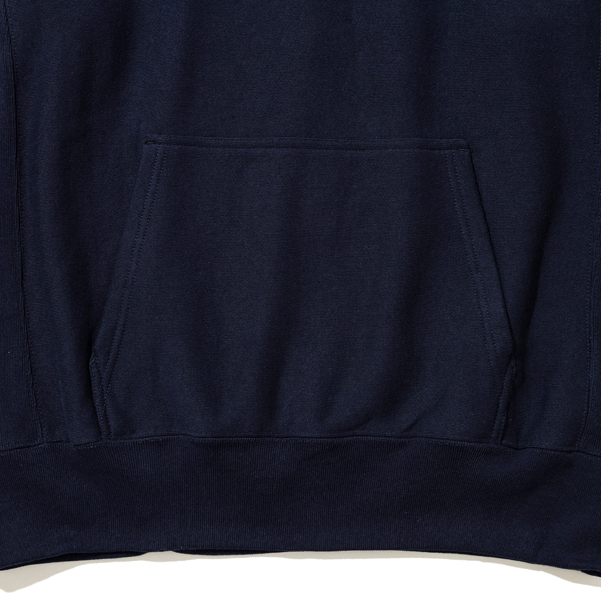 坩堝 KUMADE PULLOVER HOODIE (RUTSUBO×画工遊鷹） RUTSUBO クマデ プルオーバー フーディー R26FA-YUTAKA-PF1【メンズ フード付きパーカー グラフィック ヘビーウェイトスウェット 12oz 26FW】