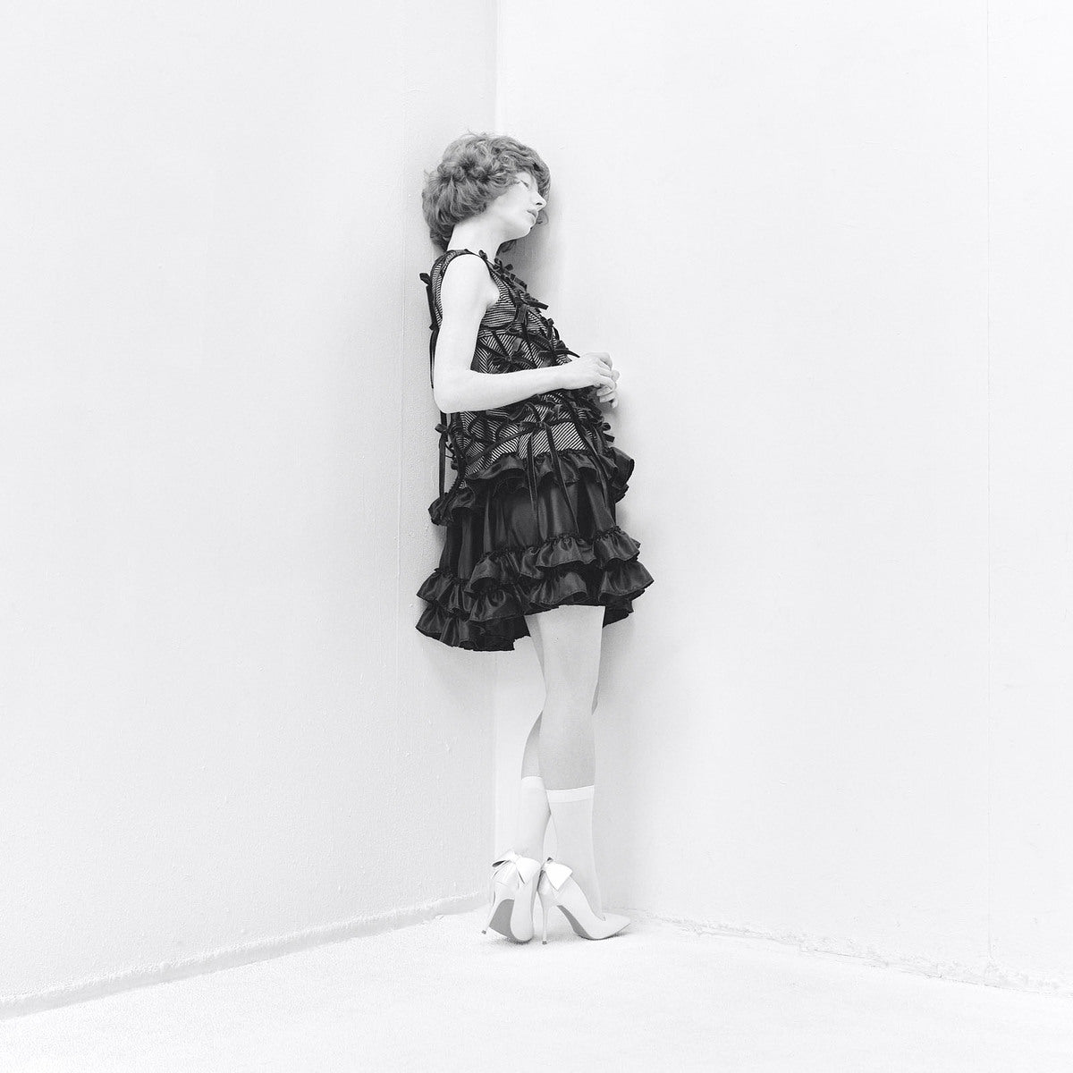 naokitomizuka Sleeveless Ruffle Dress ナオキトミヅカ スリーブレスラッフルドレス GRNTO023【レディース ショート丈ドレス ミニワンピース ベルベットリボン 26FW】