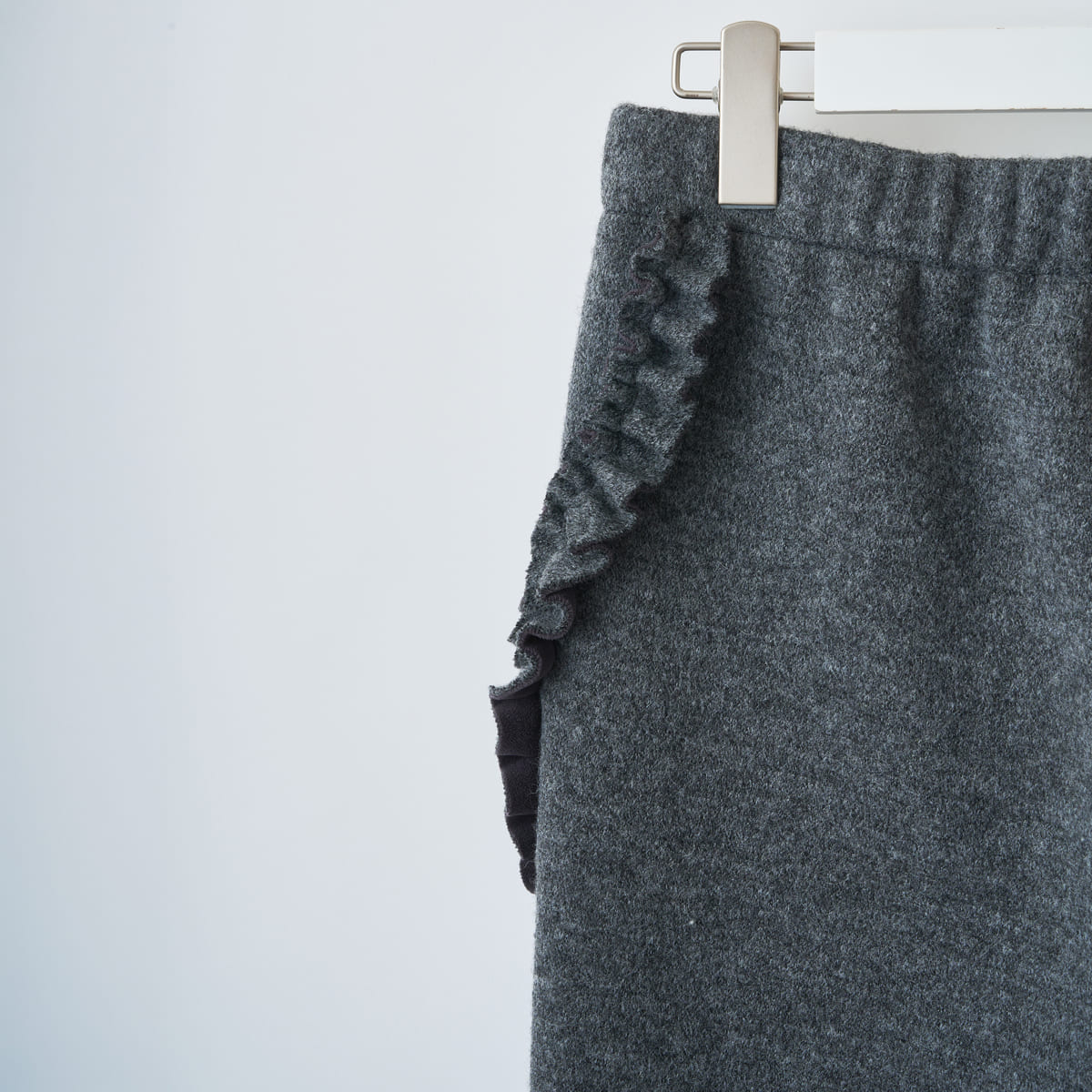 naokitomizuka Bonded Knit Frill Pants ナオキトミヅカ ボンディッドニットフリルパンツ GRNTP014【レディース ニットパンツ フレアパンツ フリル  26FW】