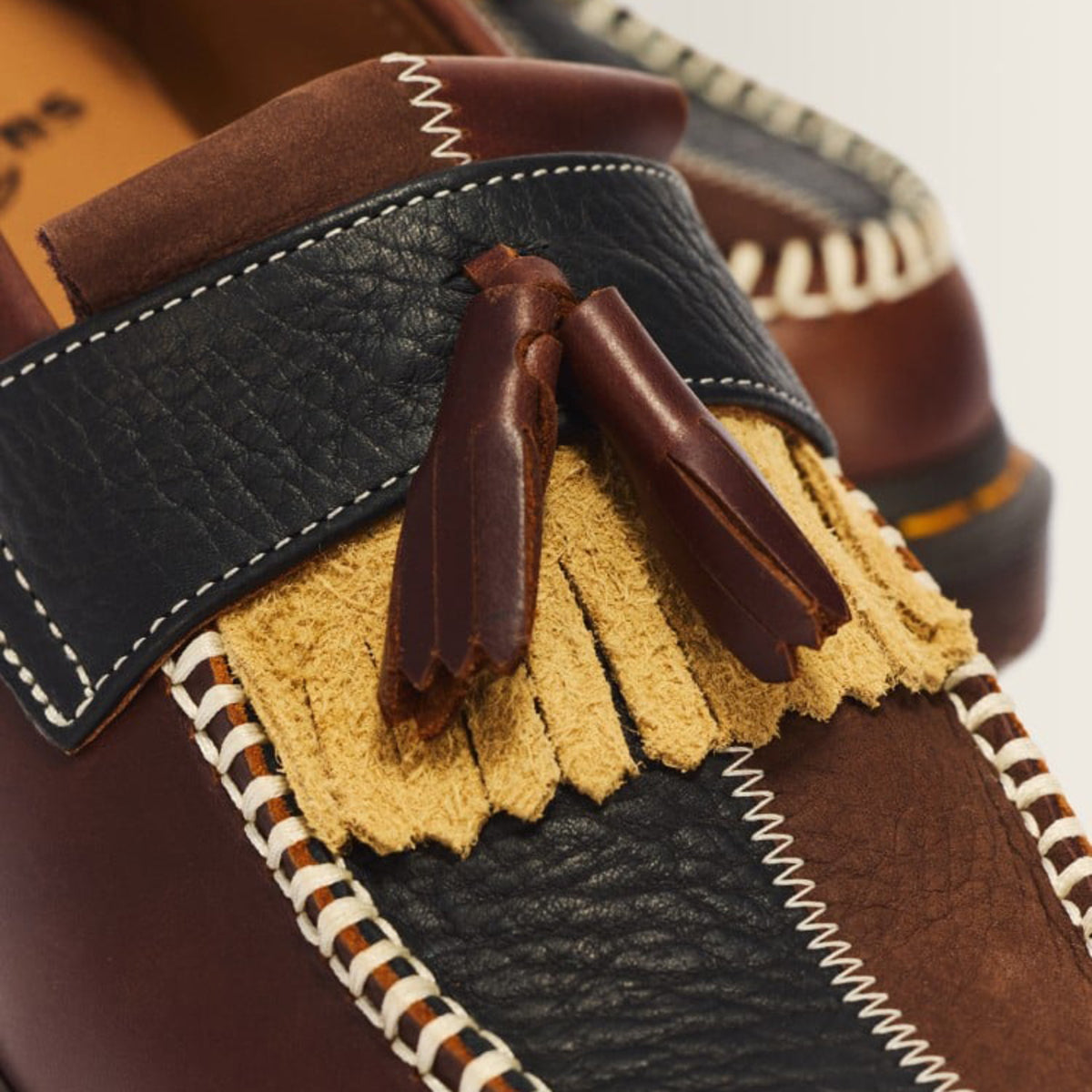 Dr. MARTENS ADRIAN PWRK Tassel Loafer ドクターマーチン ADRIAN PWRK タッセル ローファー DM-43585960-DBR【メンズ タッセルローファー ダブルタッセルローファー フリンジローファー 26FW】