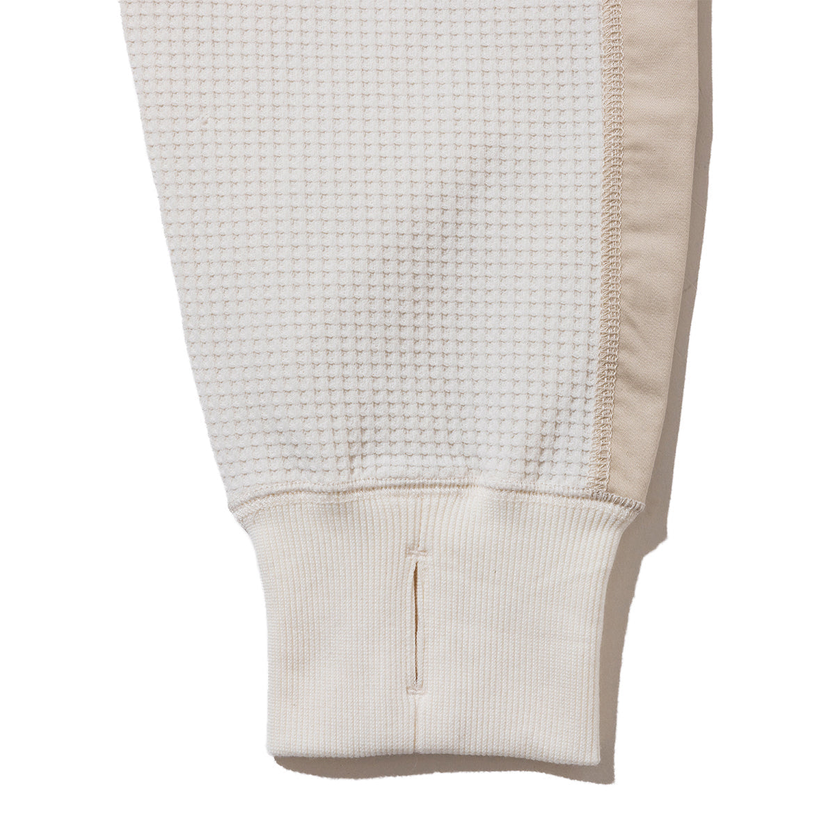 wfeld Functional Waffle Henley Shirt フェルド ファンクショナル ワッフル ヘンリー シャツ WF-26AW-WLD-CT04【メンズ ヘンリーシャツ ワッフル生地 速乾性 レイヤード デイリーユース 26FW】