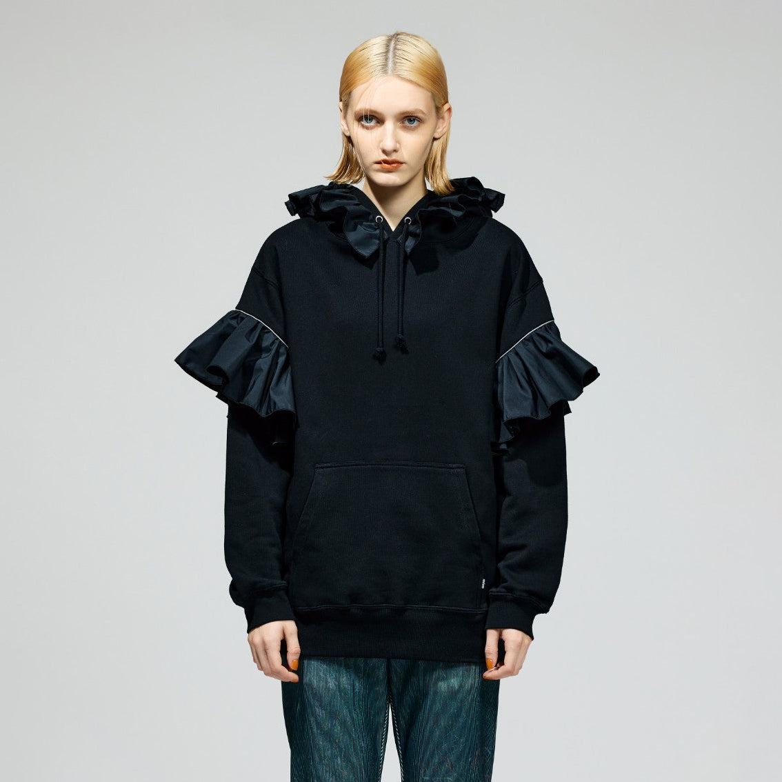 FRILL SWEAT HOODIE