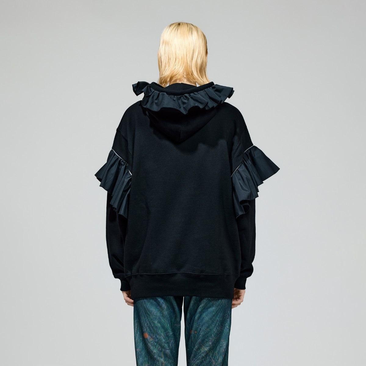 FRILL SWEAT HOODIE