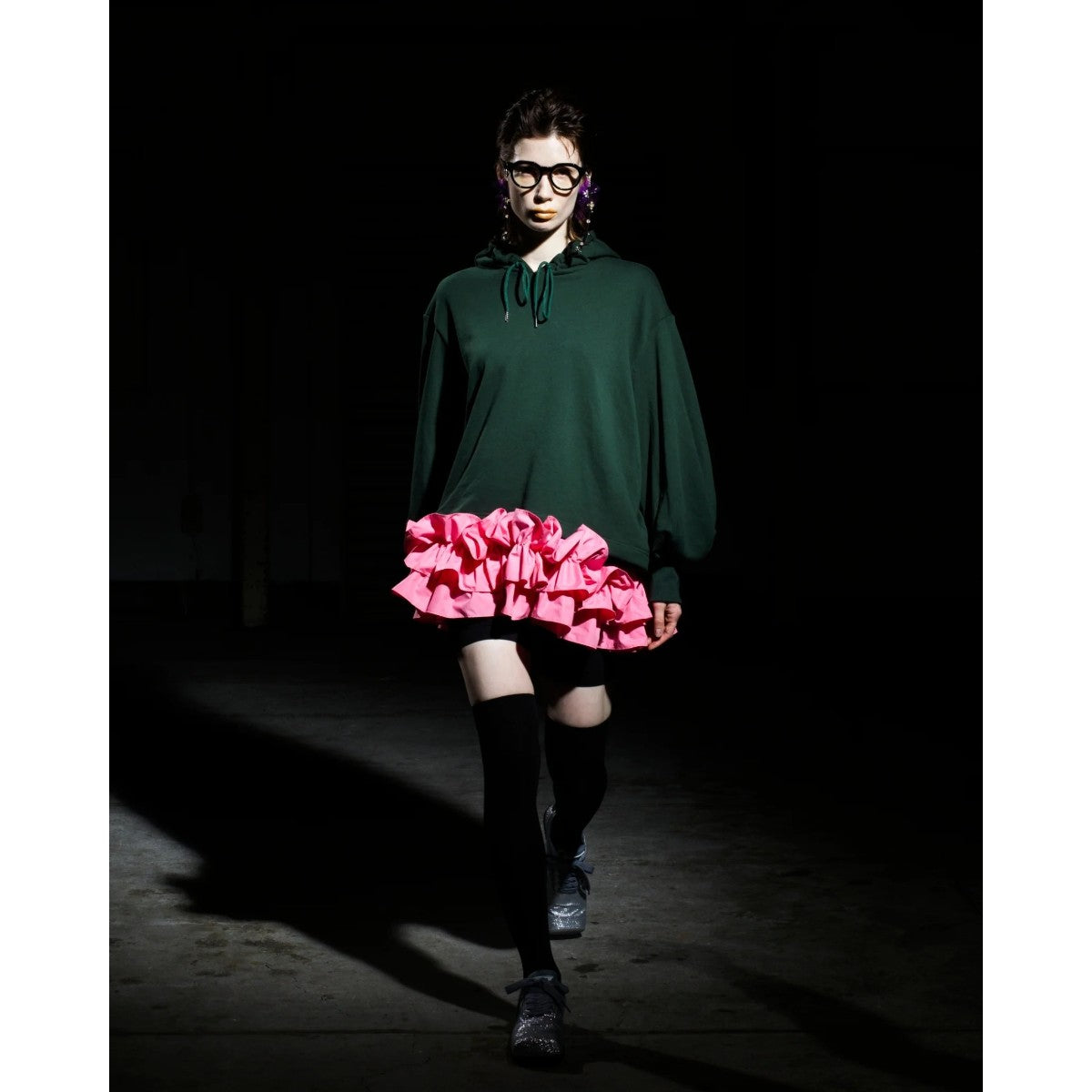 FRILL HEM SWEAT HOODIE